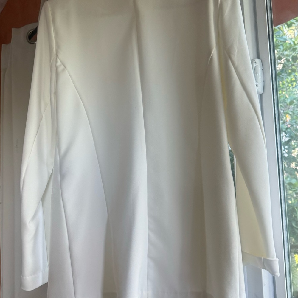 Blazer - Picture 2 of 2